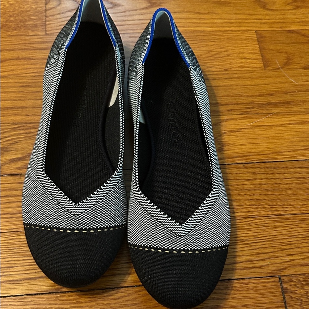 Rothy’s round toe size 11 black and white